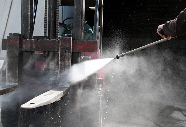 Best Garage Pressure Washing  in Manson, WA